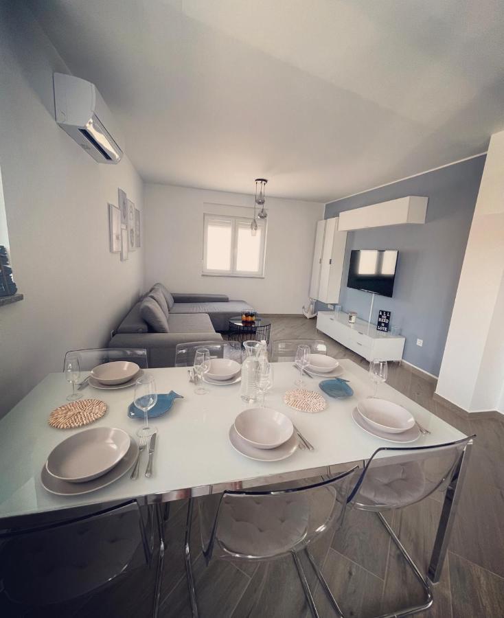 Apartment Mala 메덜린 외부 사진