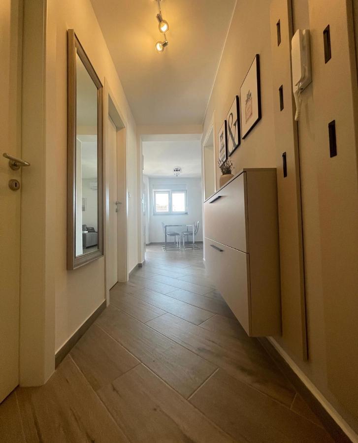 Apartment Mala 메덜린 외부 사진